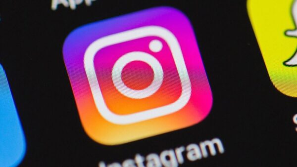 Instagram thu tiền để giúp bạn xem story của crush mà không bị lộ!