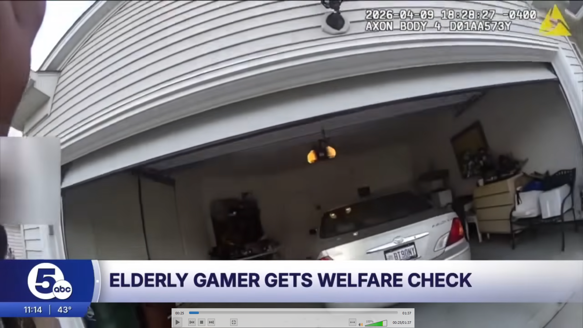 Bà cụ 91 tuổi bặt vô âm tín, cảnh sát cất công đến tận nhà gõ cửa thì bật cười: hóa ra cụ bà mải chơi điện tử - Ảnh 2.