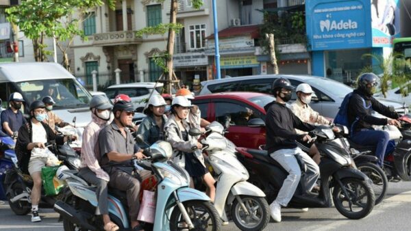 Quy định mới với các loại xe xăng ở Hà Nội từ 1/7: Xe vi phạm bị nhận diện thế nào?