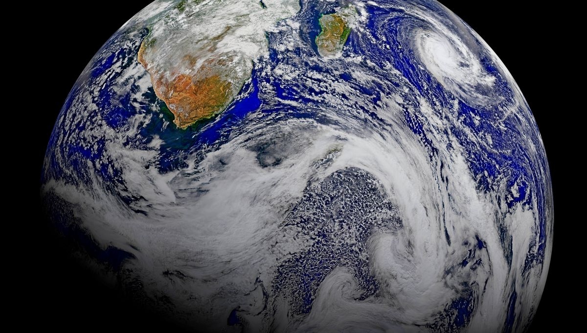 earth-meta-1780703761528-17807037617211048827251