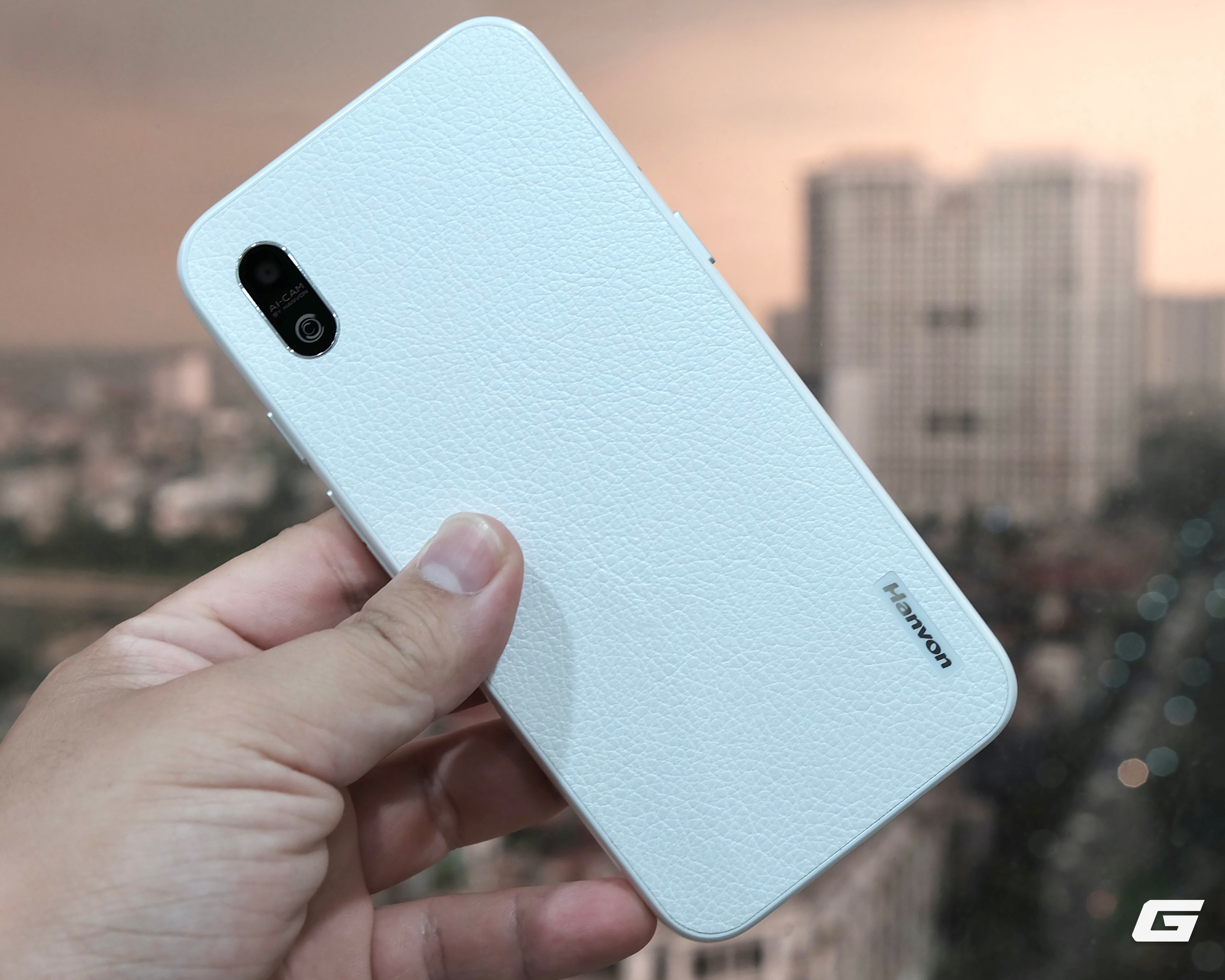 han-vuongdscf1317-1780636802983188016653 Hanvon Clear Mobile: Một chiếc máy đọc sách bỏ túi khá thú vị và điều gây chú ý không chỉ nằm ở màn hình E-Ink - Ảnh 3.