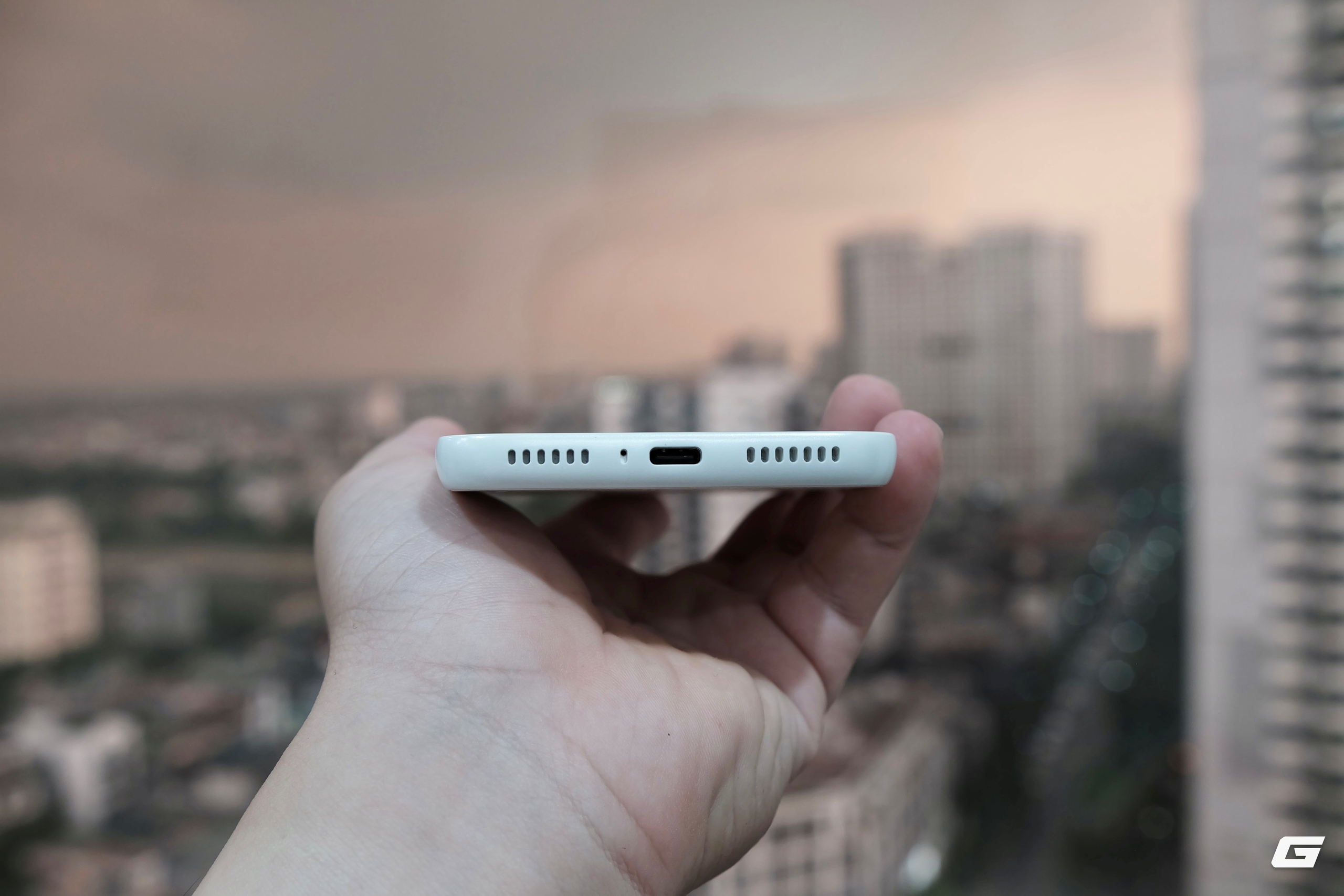 han-vuongdscf1319-178063680302262031245 Hanvon Clear Mobile: Một chiếc máy đọc sách bỏ túi khá thú vị và điều gây chú ý không chỉ nằm ở màn hình E-Ink - Ảnh 5.