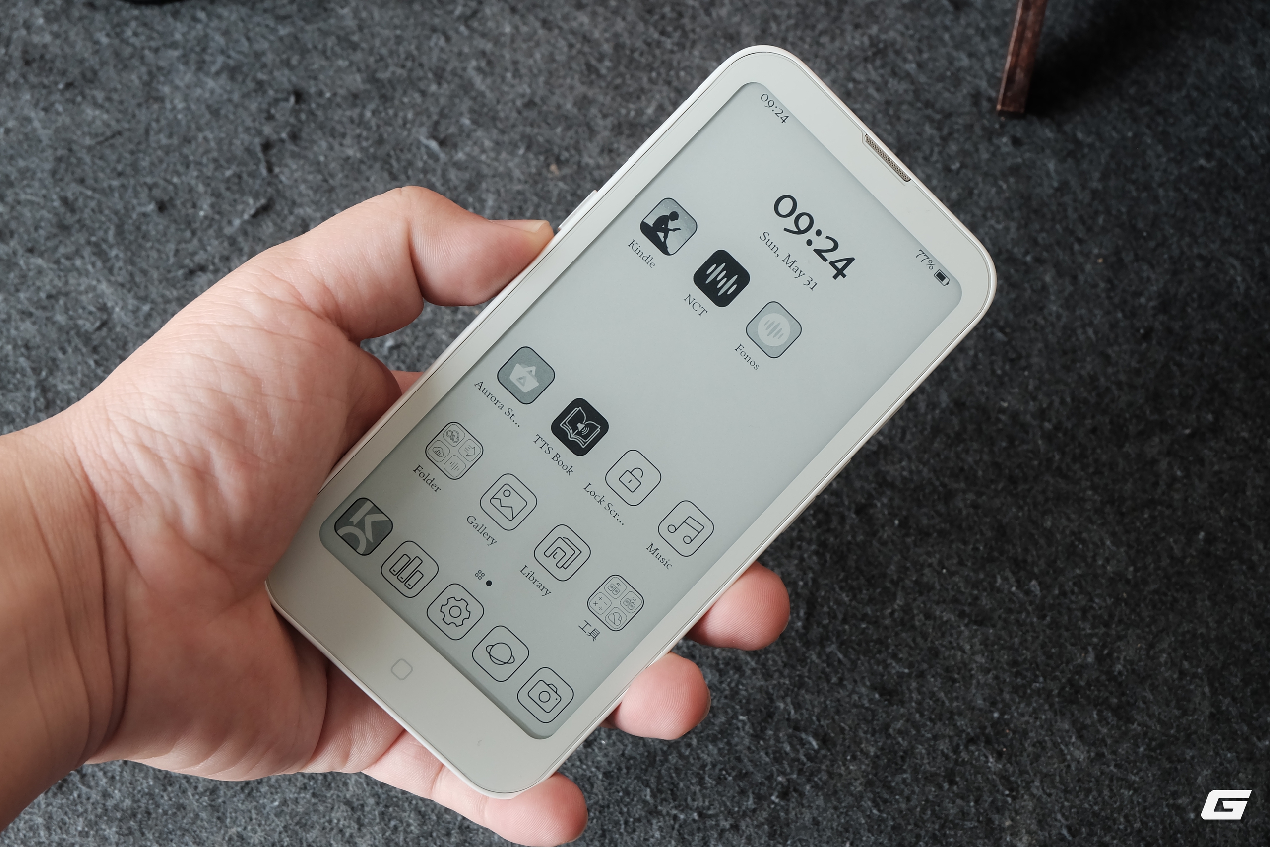 han-vuongdscf1326-17806369918621159543363 Hanvon Clear Mobile: Một chiếc máy đọc sách bỏ túi khá thú vị và điều gây chú ý không chỉ nằm ở màn hình E-Ink - Ảnh 9.
