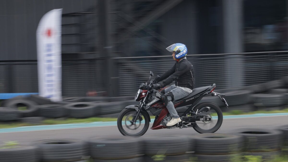 Suzuki Việt Nam tung phiên bản New Satria giá từ 54,5 triệu đồng: Thách thức ngôi vương phân khúc xe côn tay của Honda Winner X và Yamaha Exciter?