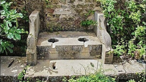 Giải mã bí mật trong nhà vệ sinh 2.000 năm tuổi: Vì sao bê tông La Mã cổ đại càng “già” càng hóa kim cương?