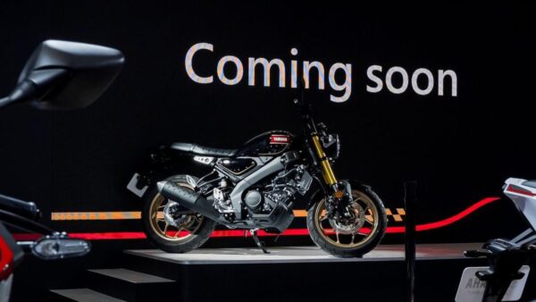 Yamaha XSR155 2026 ra mắt với phuộc USD và phanh ABS 2 kênh gây sốt Đông Nam Á