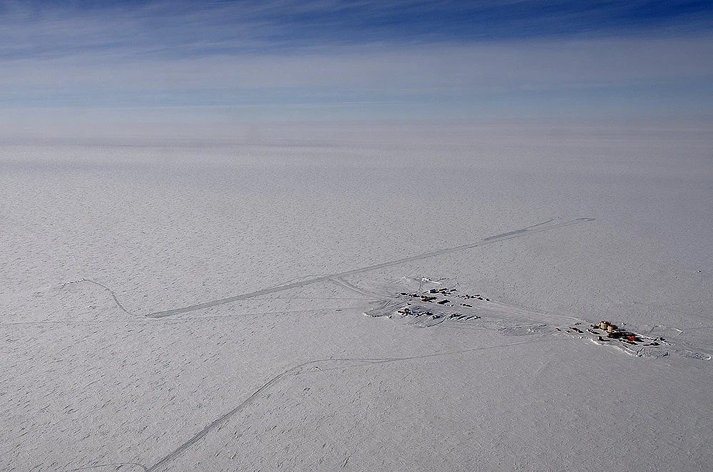 ice-core-air-concordia-station-dome-c-1792383912304-1792383912848210327965