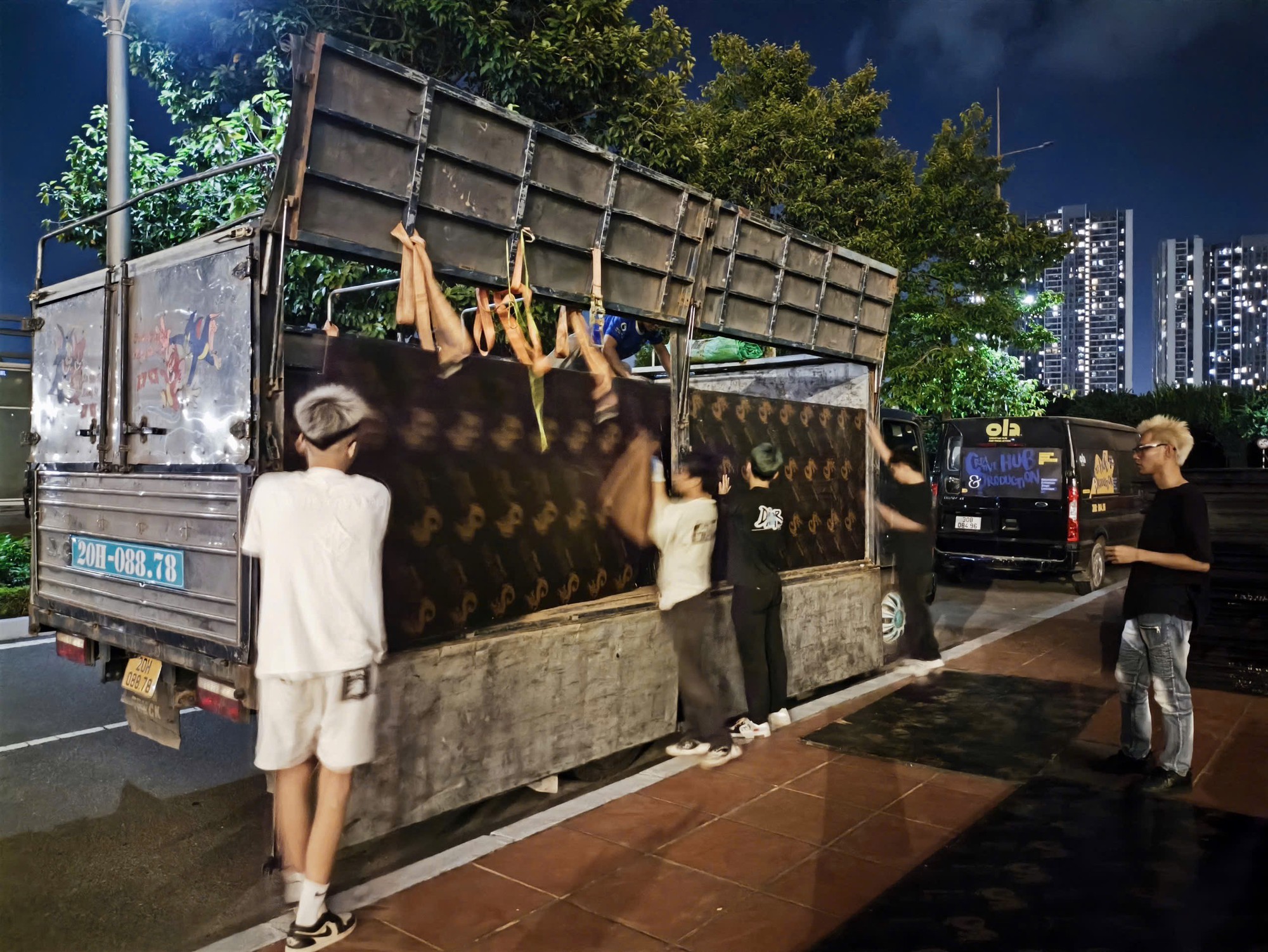 img2333-1790900411915874950465-1791018685106-17910186857991016734153 Trước giờ VIMS 2026 mở cửa ngày mai tại Hà Nội: Đi đâu, xem gì, lái thử xe nào và nhận quà gì? - Ảnh 2.