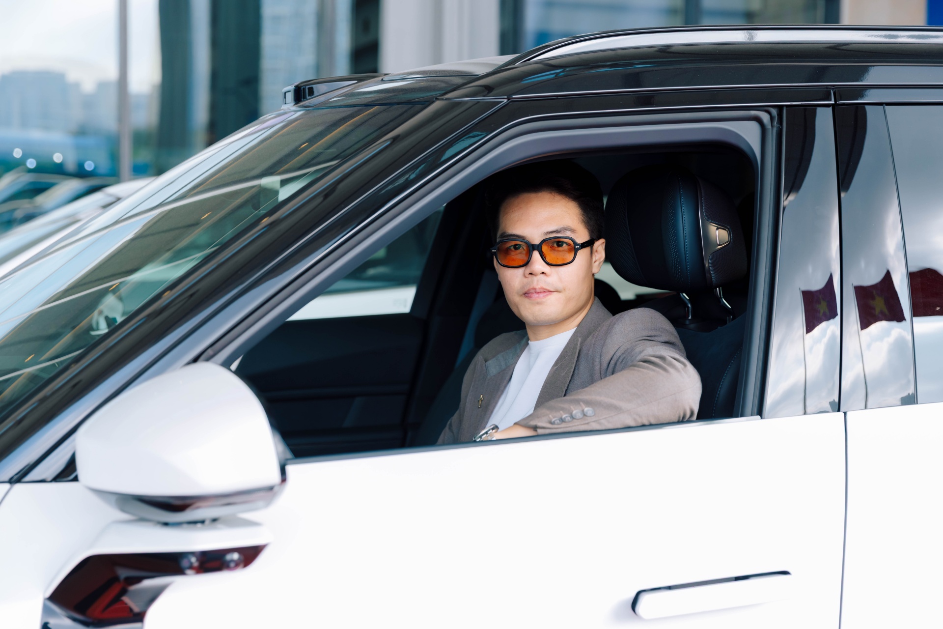 Khai mạc VIMS 2026: Khách đến từ trước giờ mở cửa, khu trưng bày và khu lái thử kín người tham quan - Ảnh 14.